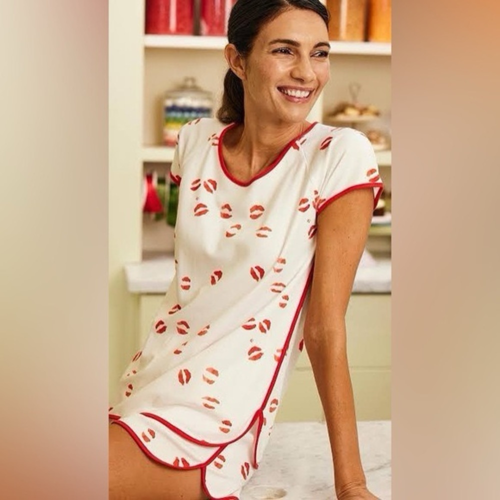KATE SCHELTER x LAKE Limited Edition Pima Pajama in Kisses 2 Piece Set